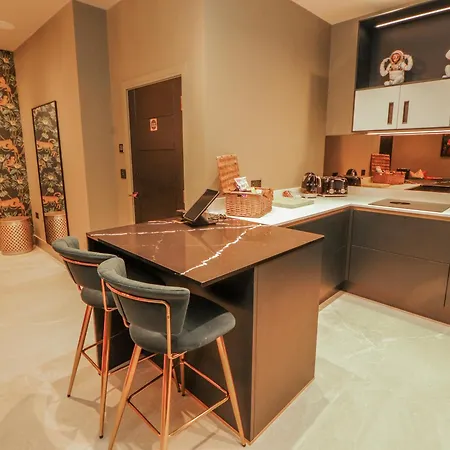 Bounty Boutique On The Lakes Holiday home *