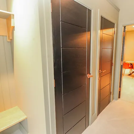 Bounty Boutique On The Lakes Holiday home *