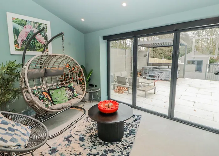 Bounty Boutique On The Lakes *