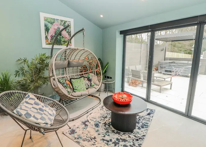 Bounty Boutique On The Lakes *