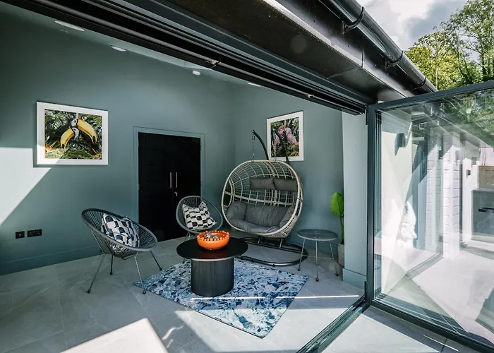 Bounty Boutique On The Lakes