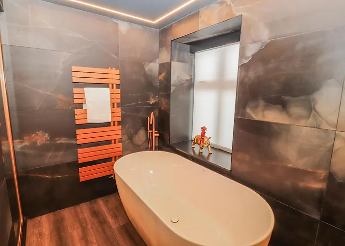 Bounty Boutique On The Lakes Holiday home