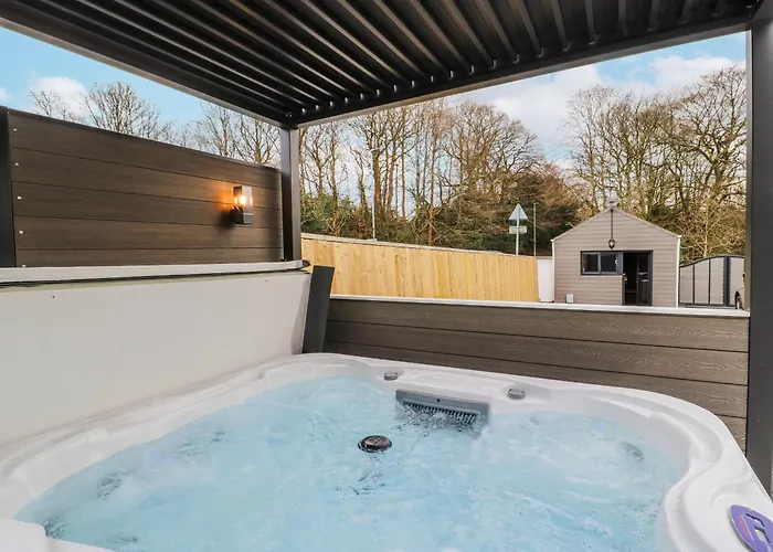 Bounty Boutique On The Lakes *