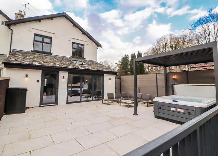 Bounty Boutique On The Lakes *